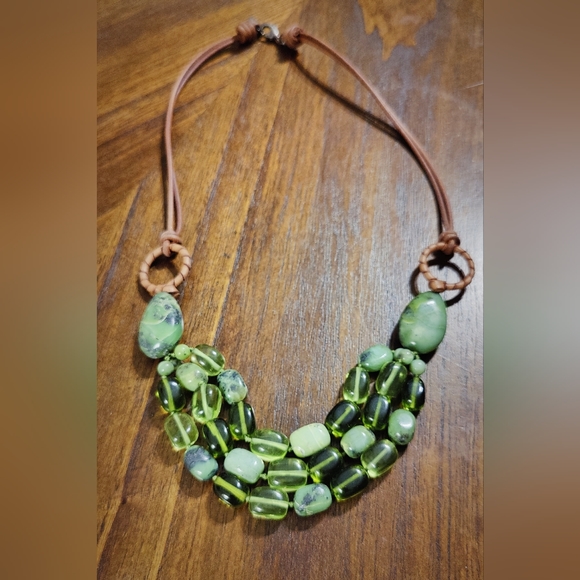 Coldwater Creek | Green Stone And Glass Leather Strap Necklace - Picture 2 of 5
